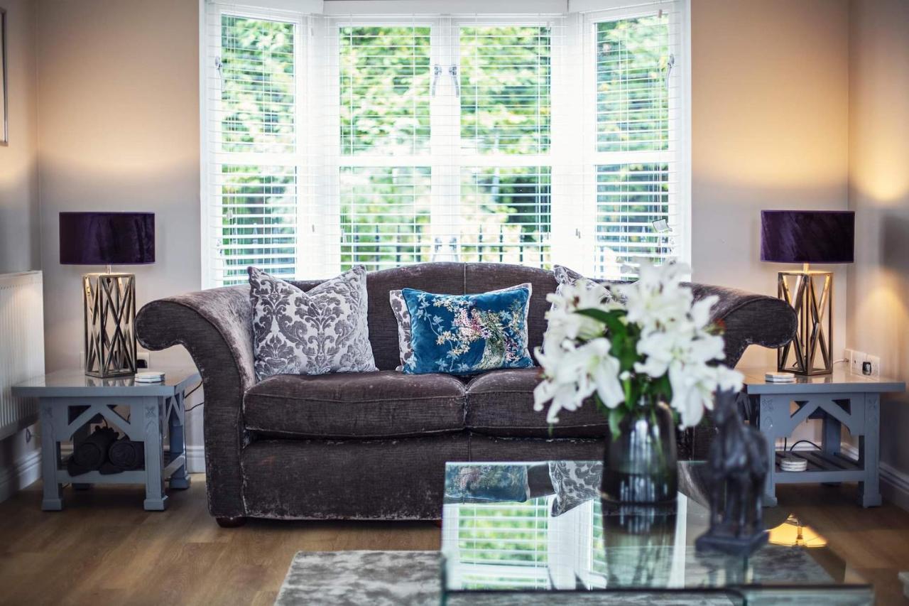 Beautiful 4-Bed Home, Hot Tub & Stunning Views - Abergavenny Buitenkant foto