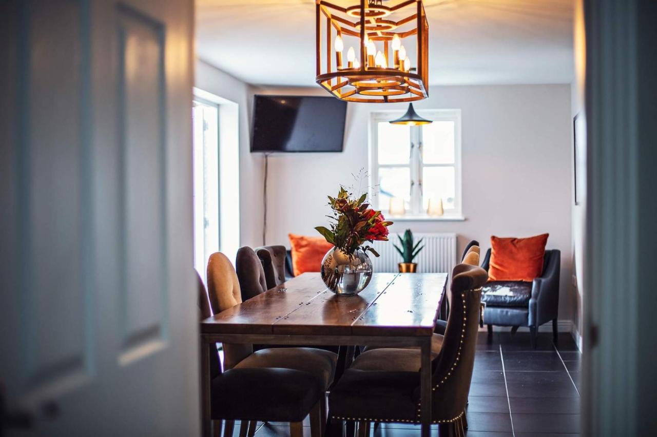 Beautiful 4-Bed Home, Hot Tub & Stunning Views - Abergavenny Buitenkant foto