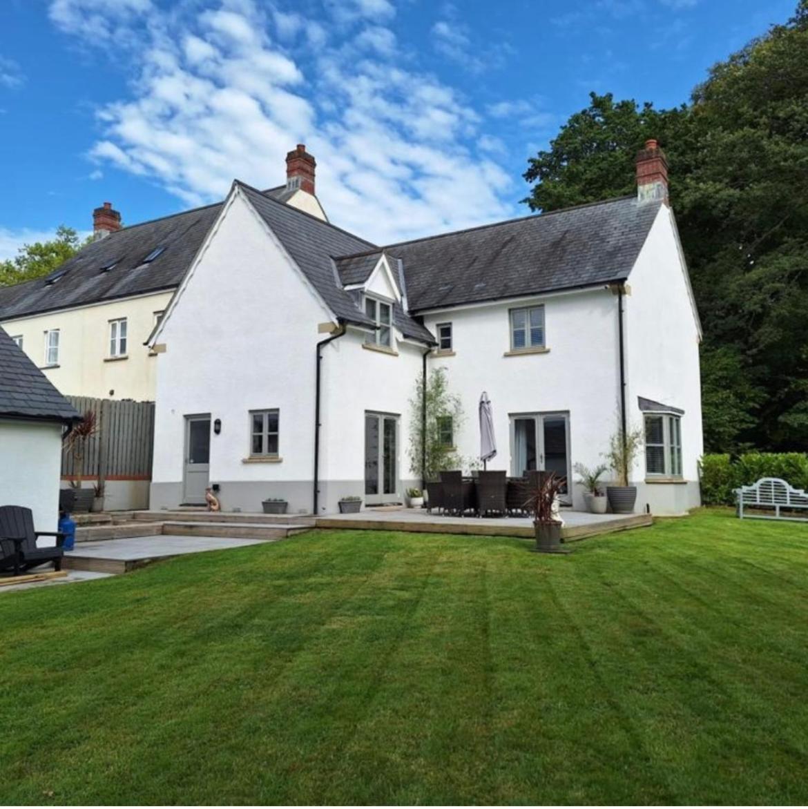 Beautiful 4-Bed Home, Hot Tub & Stunning Views - Abergavenny Buitenkant foto